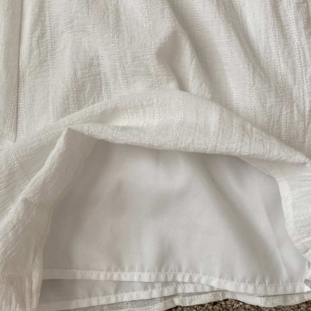 Express Ruffle Sleeve Romper - Picture 5 of 9